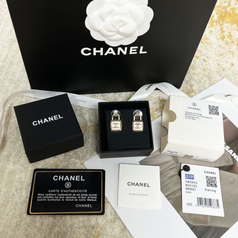 ☑️CHANEL香奈儿c1双c锁头🔒耳钉耳环 - Image 3