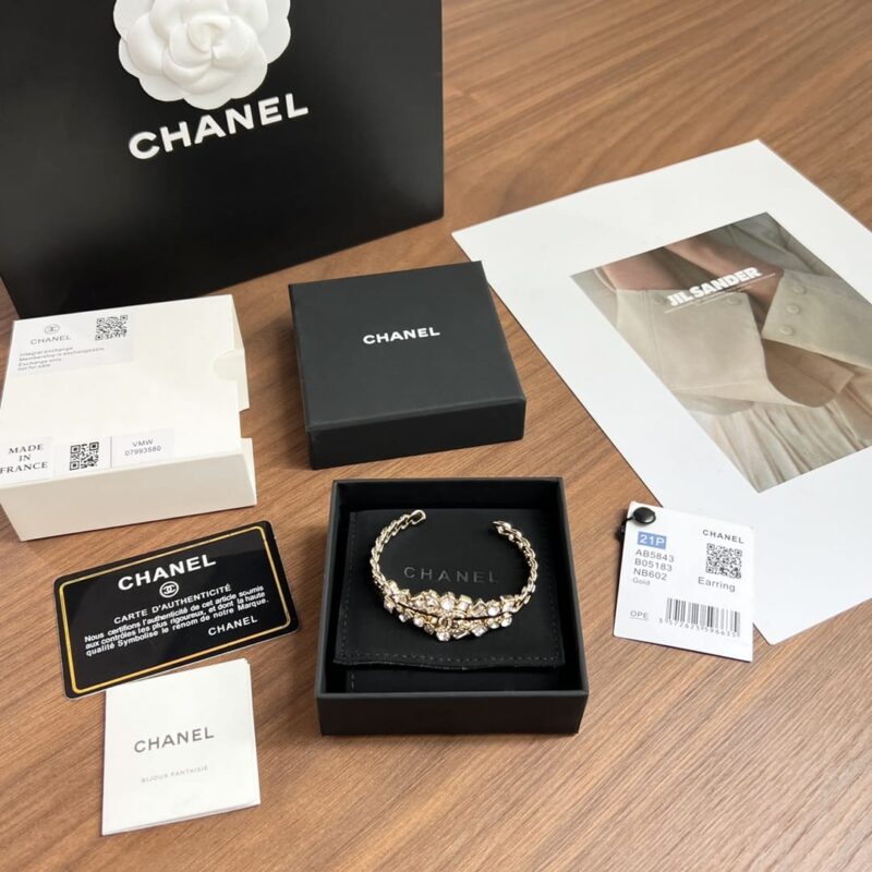 ☑️CHANEL香奈儿双c满钻开口手镯 - Image 3