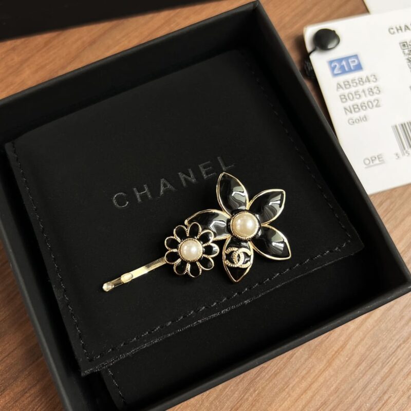 ☑️CHANEL香奈儿双c黑色花朵发夹发卡
