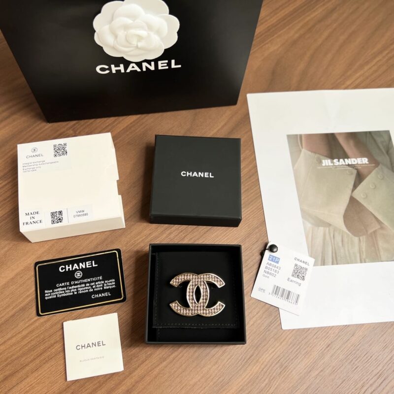 ☑️CHANEL香奈儿双c毛绒胸针 - Image 3