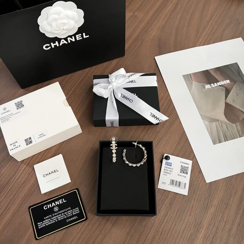 ☑️CHANEL香奈儿半圆双c圆钻耳钉耳环 - Image 3