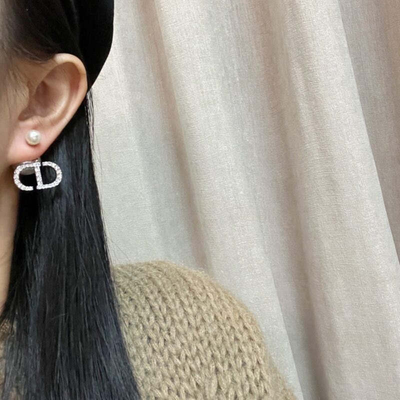 ☑️DIOR迪奥银色大小珍珠CD耳钉耳环 - Image 5