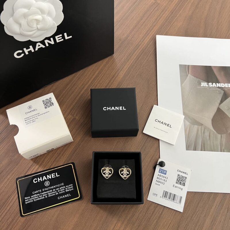 ☑️CHANEL香奈儿双c金色桃心爱心耳钉耳环 - Image 3