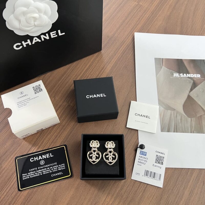 ☑️CHANEL香奈儿c2双c金色桃心爱心耳钉耳环 - Image 3