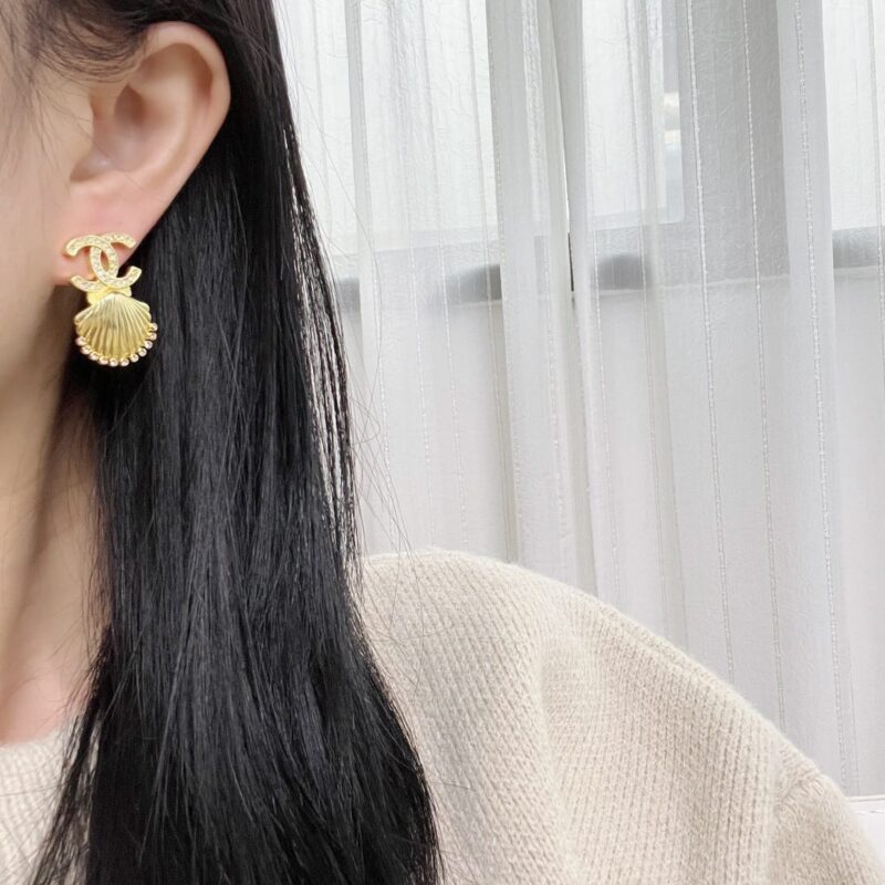 ☑️CHANEL香奈儿双c金色贝壳🐚耳钉耳环 - Image 3