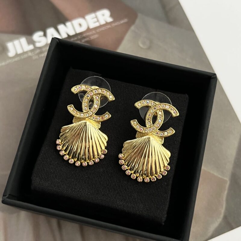 ☑️CHANEL香奈儿双c金色贝壳🐚耳钉耳环 - Image 5