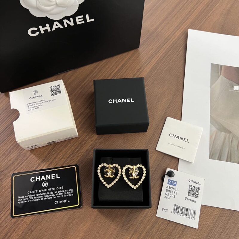 ☑️CHANEL香奈儿双c桃心爱心耳钉耳环 - Image 3