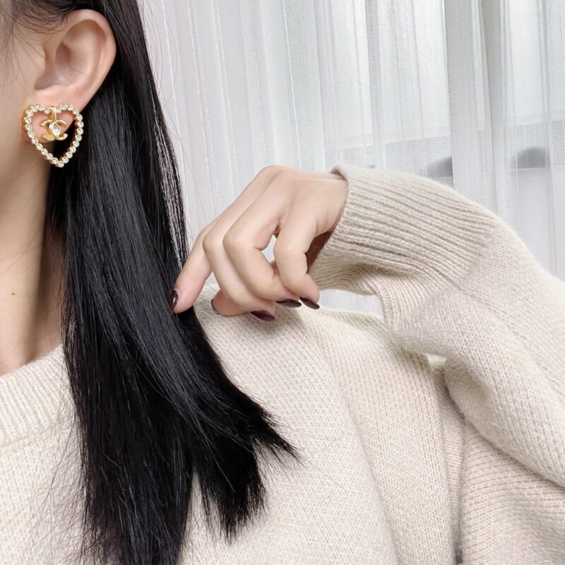 ☑️CHANEL香奈儿双c桃心爱心耳钉耳环 - Image 5