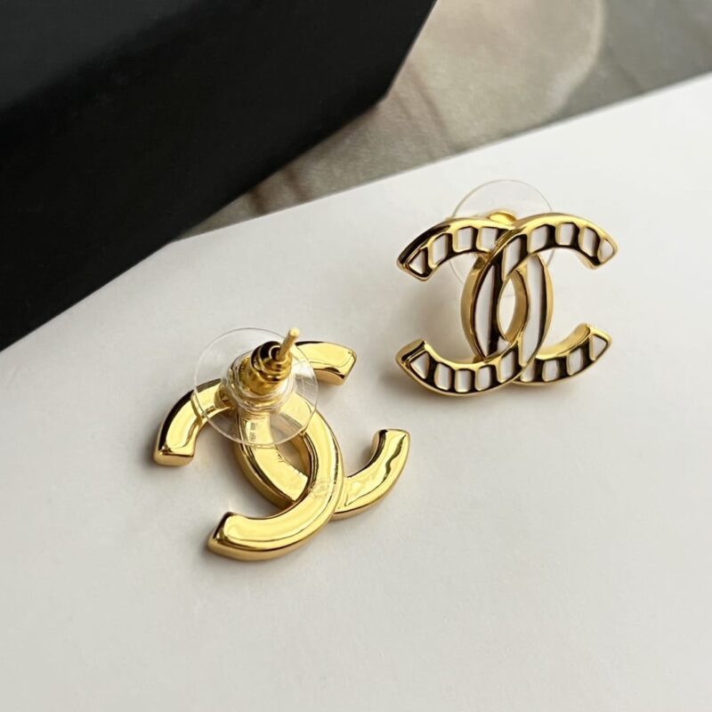 ☑️CHANEL香奈儿c1双c白色波浪黑色金边耳钉耳环 - Image 11