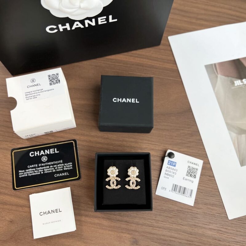 ☑️CHANEL香奈儿c2双c粉钻花朵耳钉耳环 - Image 3