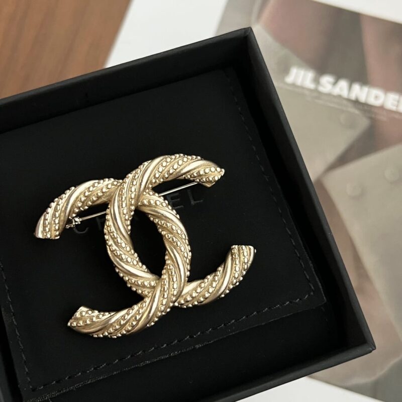☑️CHANEL香奈儿金色双c胸针
