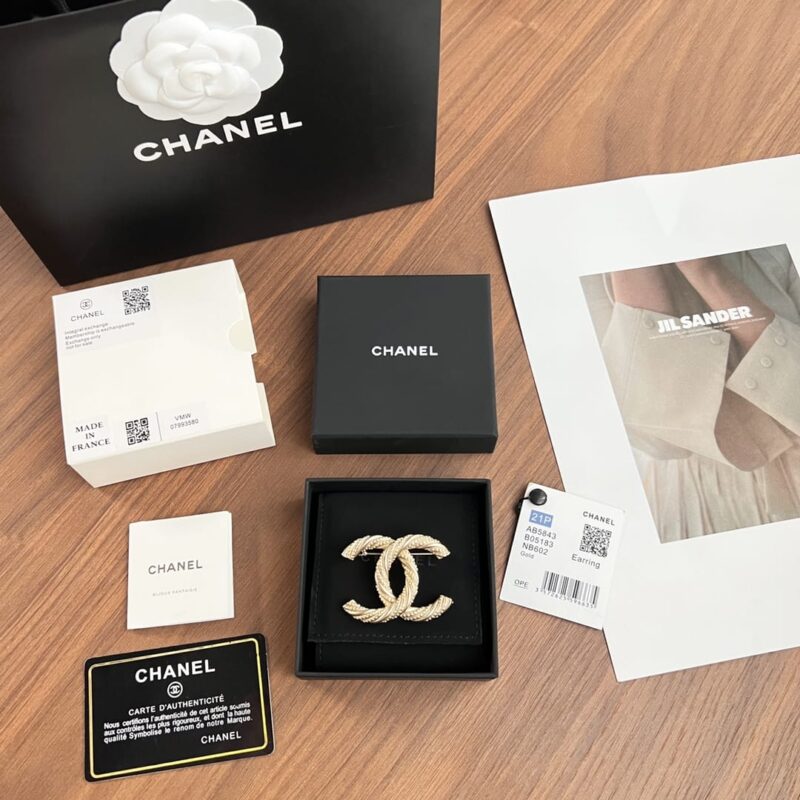 ☑️CHANEL香奈儿金色双c胸针 - Image 3