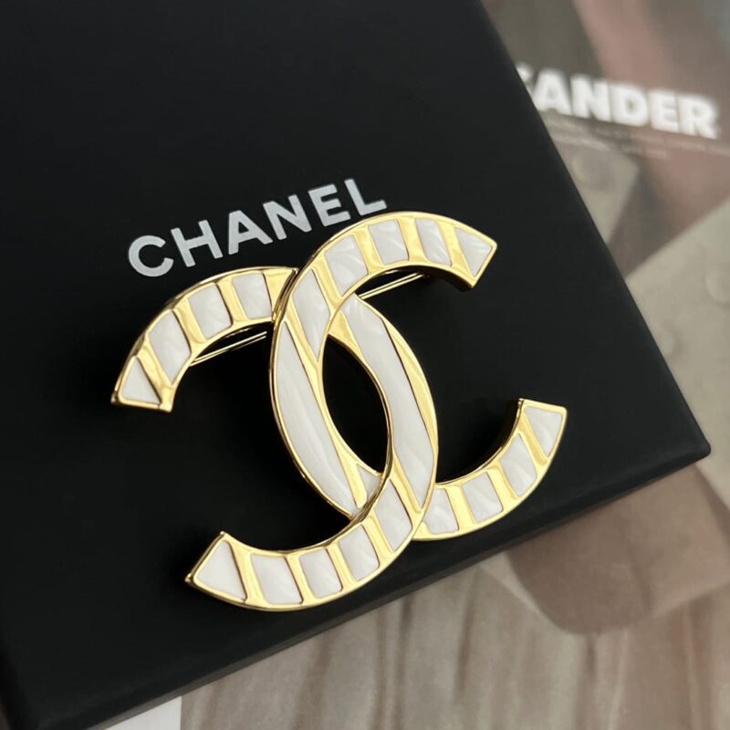 ☑️CHANEL香奈儿双c白色条纹胸针 - Image 8
