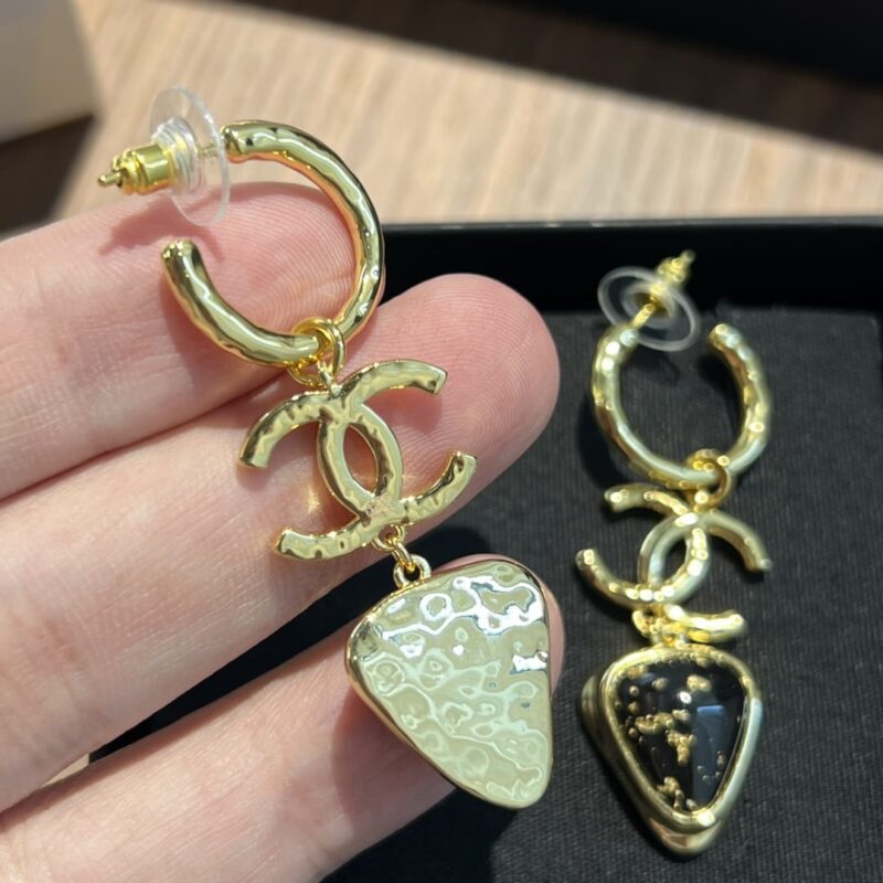 ☑️CHANEL香奈儿c3双c金色耳钉耳环 - Image 5