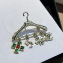 ☑️CHANEL香奈儿 双c衣架流苏胸针
