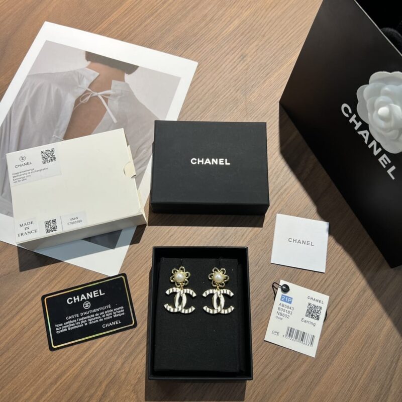 ☑️CHANEL香奈儿c2双c波浪纹耳钉耳环 - Image 3