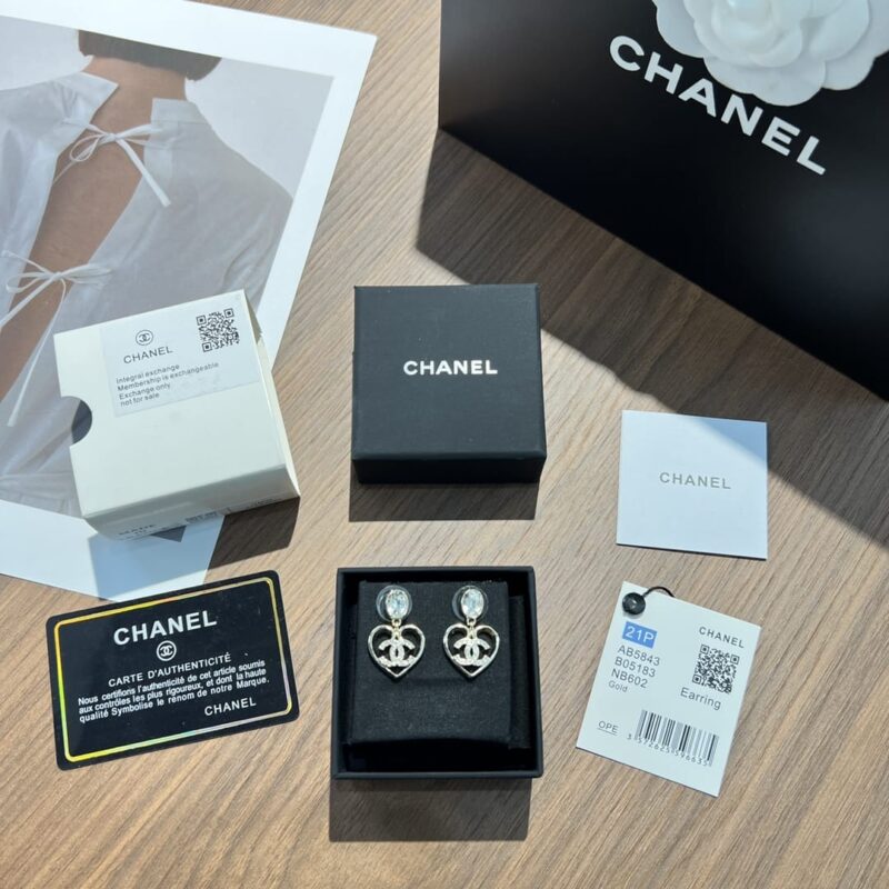 ☑️CHANEL香奈儿c2双c金色桃心爱心耳钉耳环 - Image 3