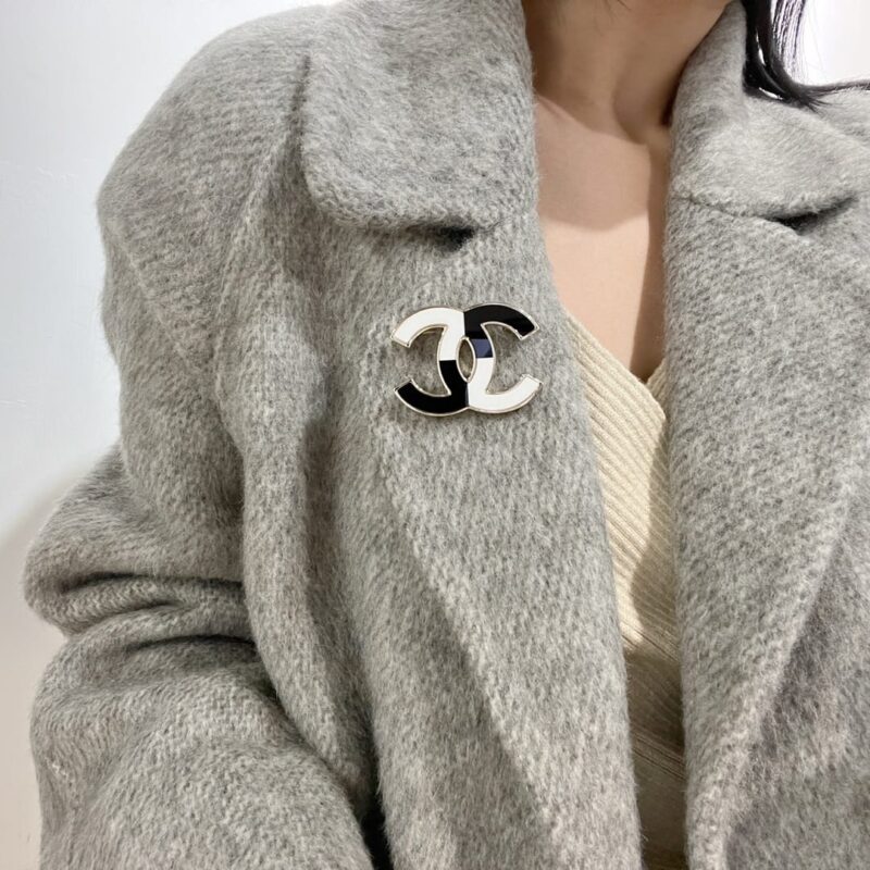☑️CHANEL香奈儿 双c黑白相间胸针 - Image 5