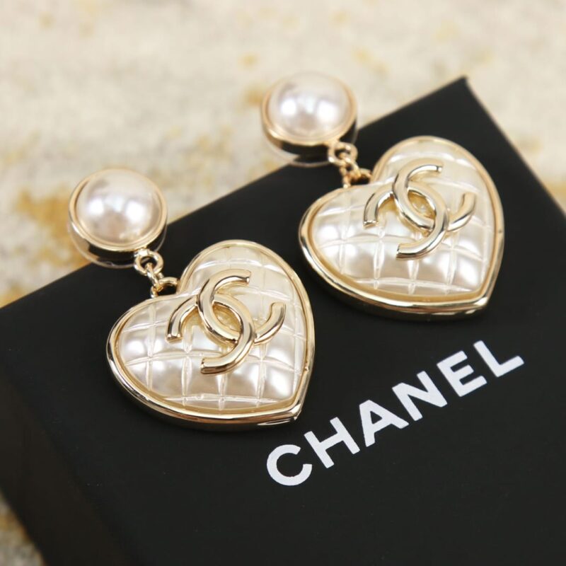 ☑️CHANEL香奈儿c2双c菱形格桃心爱心耳钉耳环 - Image 4