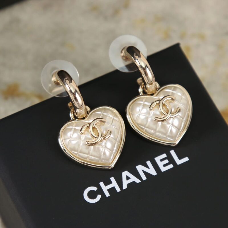 ☑️CHANEL香奈儿c2双c菱形格桃心爱心耳钉耳环 - Image 4