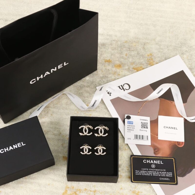 ☑️CHANEL香奈儿c1双c鱼纹尾耳钉耳环 - Image 3