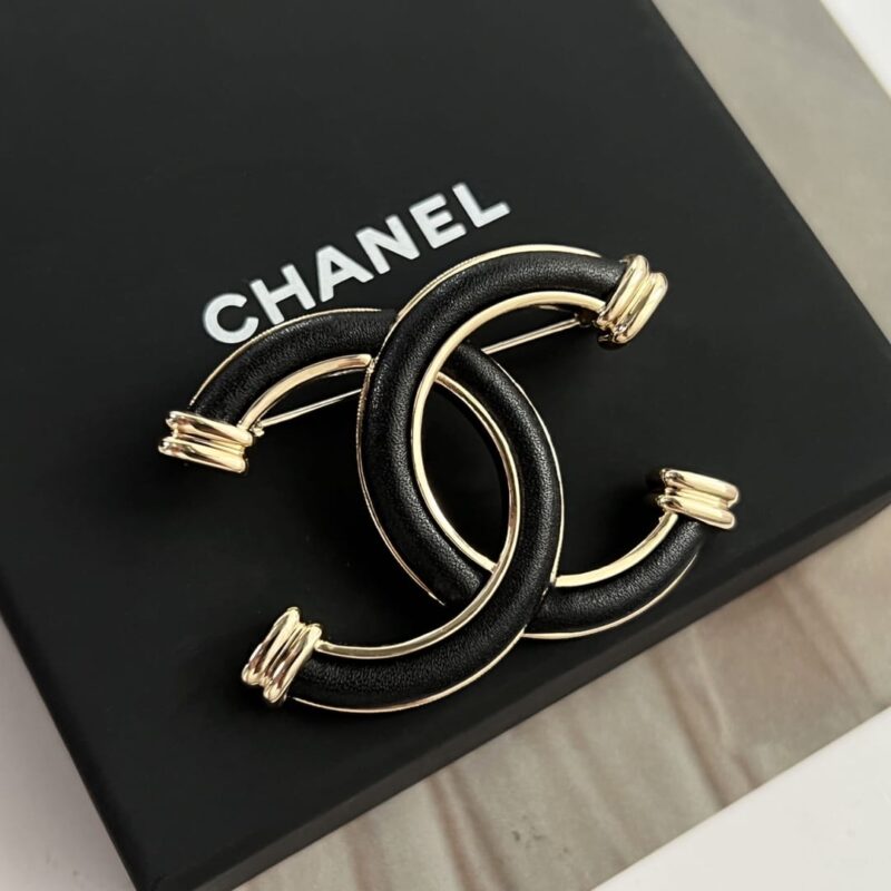 ☑️CHANEL香奈儿双c黑皮胸针项链 - Image 9