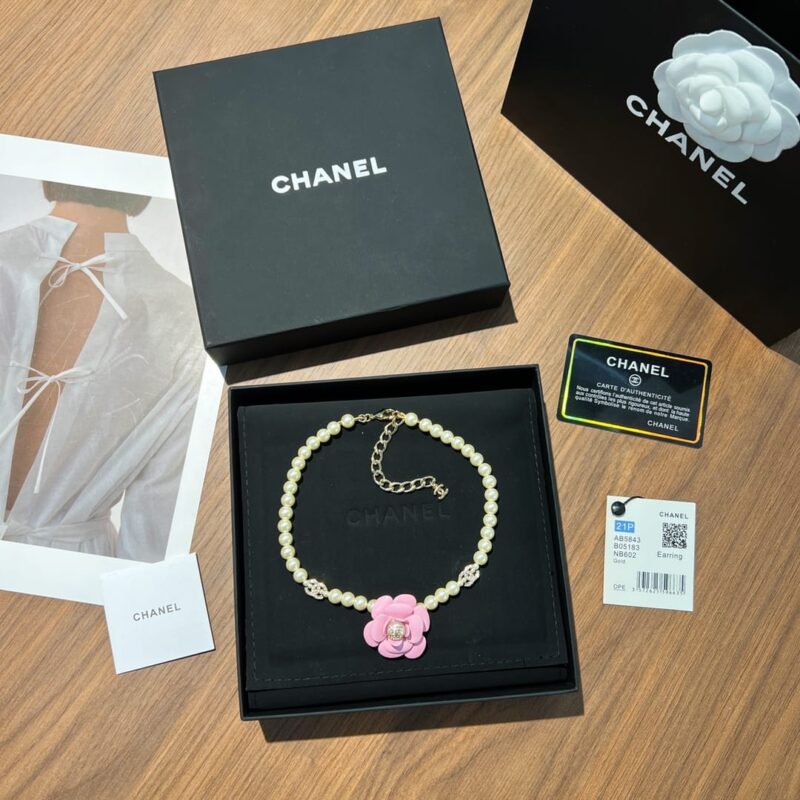 ☑️CHANEL香奈儿双c粉茶花珍珠项链 - Image 3