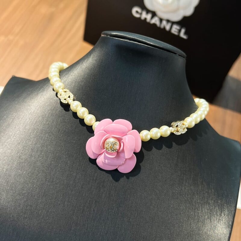 ☑️CHANEL香奈儿双c粉茶花珍珠项链 - Image 6