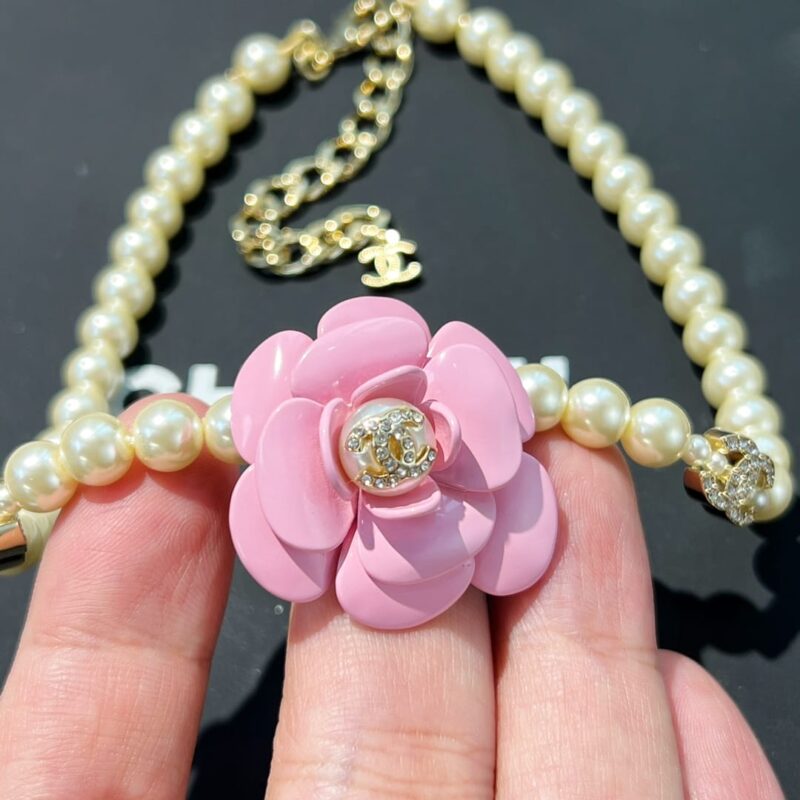☑️CHANEL香奈儿双c粉茶花珍珠项链 - Image 7