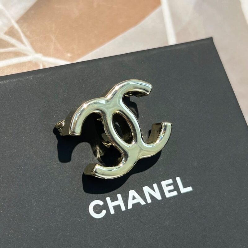 ☑️CHANEL香奈儿双c金色光面胸针 - Image 9