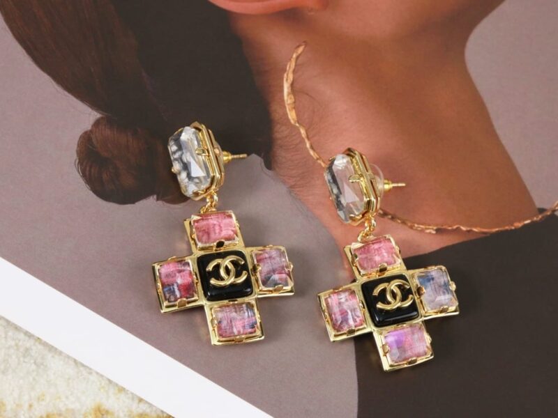 ☑️CHANEL香奈儿c2双c粉钻十字耳钉耳环 - Image 8