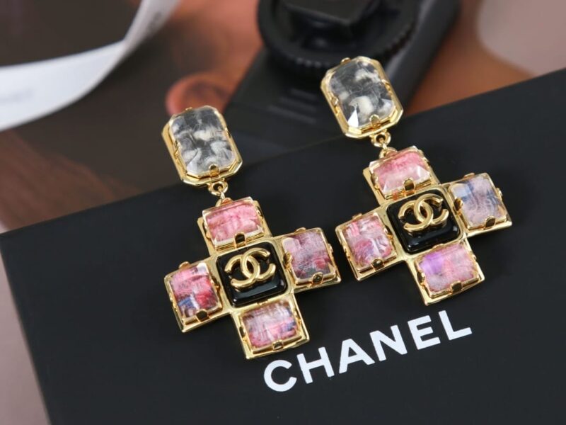 ☑️CHANEL香奈儿c2双c粉钻十字耳钉耳环 - Image 9