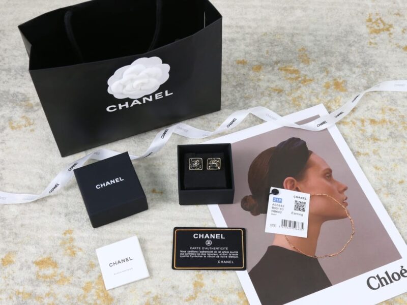 ☑️CHANEL香奈儿c1双c方形耳钉耳环 - Image 3