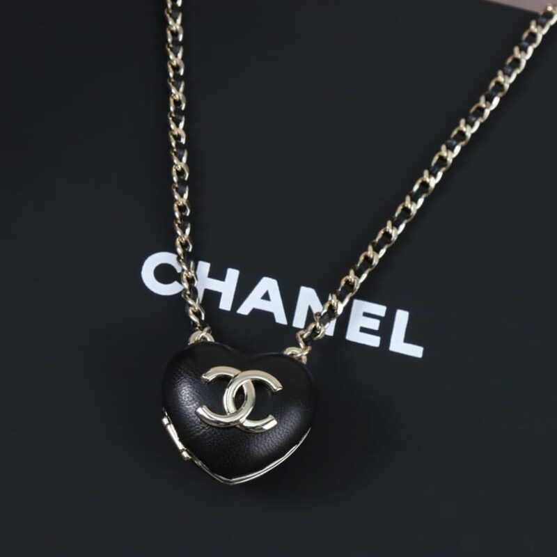 ☑️CHANEL香奈儿双c桃心爱心镜子项链