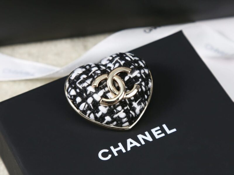 ☑️CHANEL香奈儿双c编辑毛线爱心桃心胸针