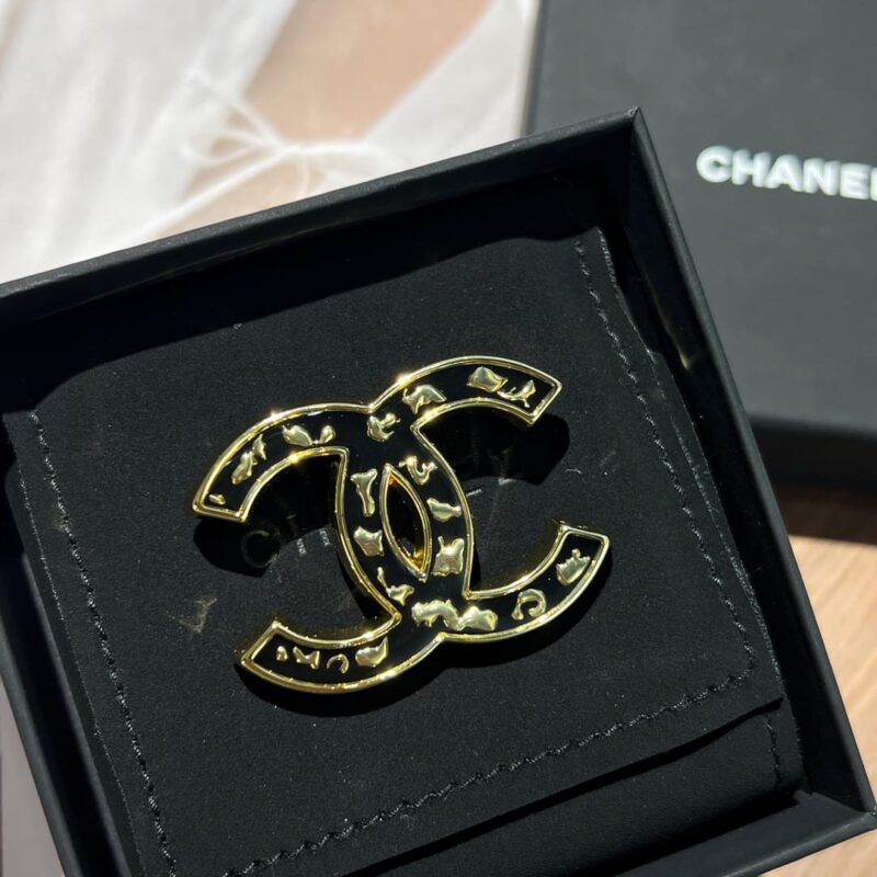 ☑️CHANEL香奈儿 双c琉璃花珐琅黑色胸针