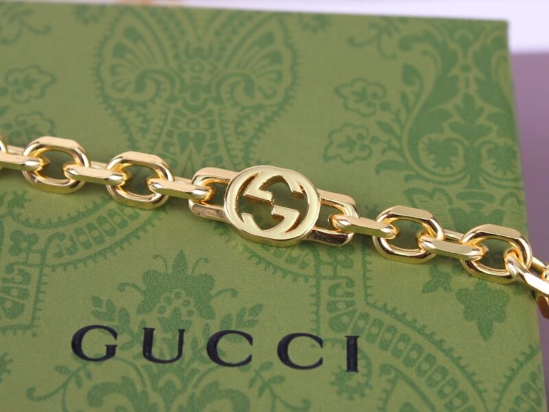 Gucci古驰金色互扣式珐琅双G项链 - Image 8