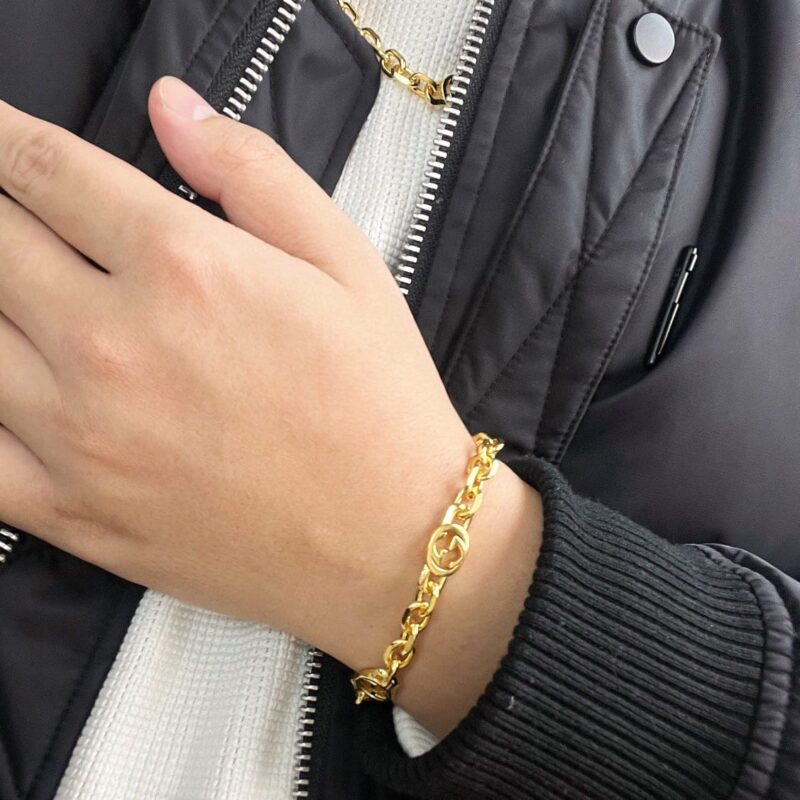 Gucci古驰金色互扣式珐琅双G手链 - Image 4