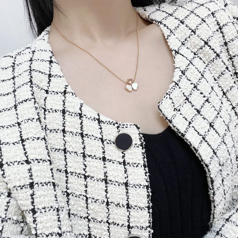 萧邦HAPPY HEARTS三爱心白贝项链 - Image 8