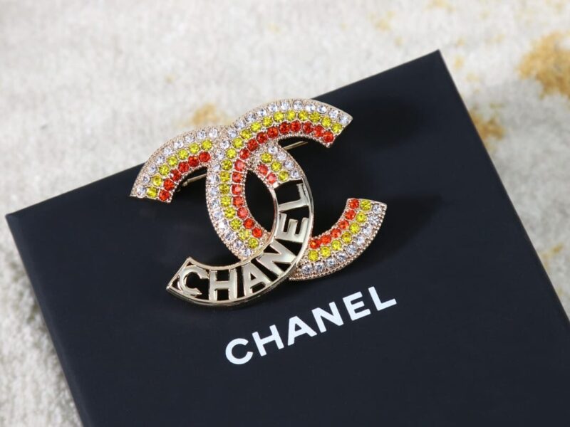 ☑️CHANEL香奈儿双c彩钻镂空胸针 - Image 2