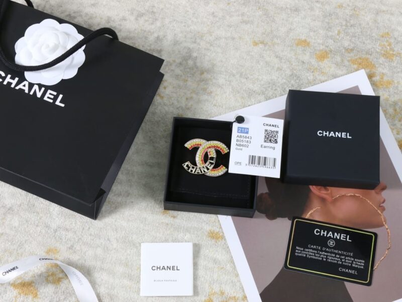 ☑️CHANEL香奈儿双c彩钻镂空胸针 - Image 3