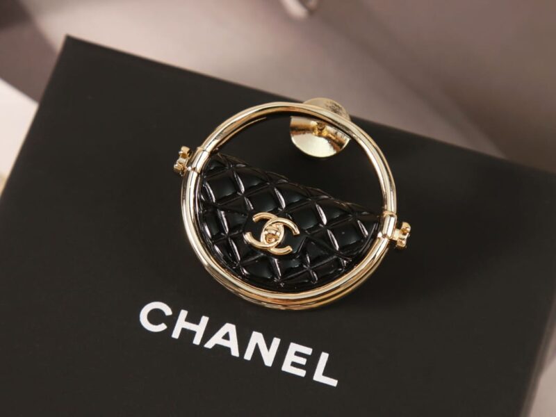 ☑️CHANEL香奈儿双c圆形胸针 - Image 2