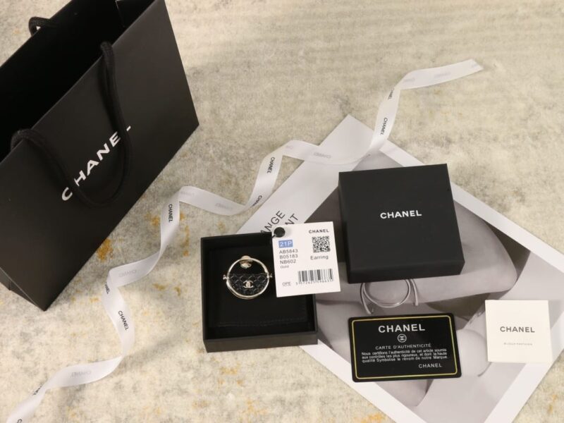 ☑️CHANEL香奈儿双c圆形胸针 - Image 3