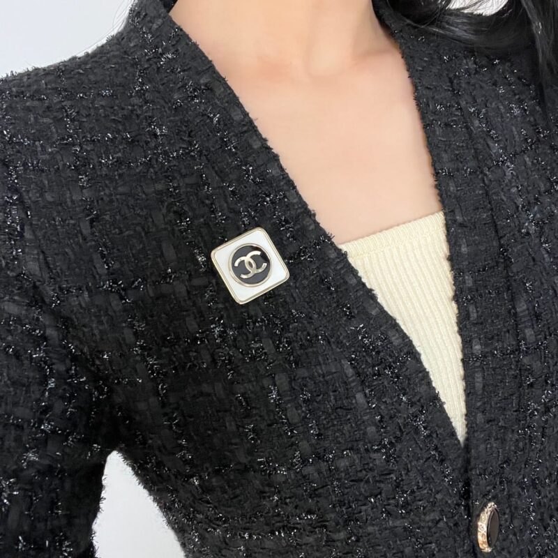 ☑️CHANEL香奈儿双c方形胸针 - Image 4