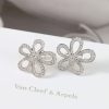 wsxc1676982343410_4.jpg Van Cleef &Arpels 梵克雅宝Rose de Noel满钻花朵项链 耳拍耳钉