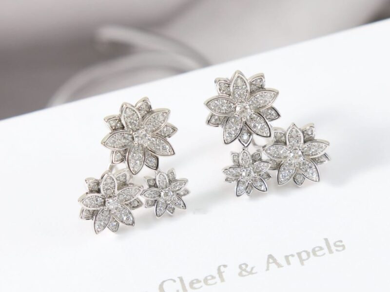 Van Cleef &Arpels 梵克雅宝莲花耳拍耳钉 - Image 6