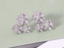 Van Cleef &Arpels 梵克雅宝莲花耳拍耳钉