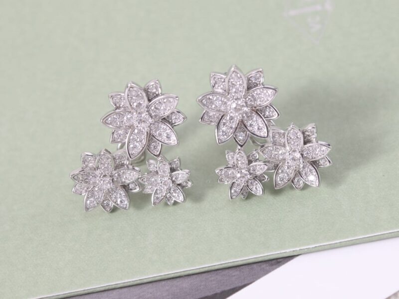 Van Cleef &Arpels 梵克雅宝莲花耳拍耳钉 - Image 8