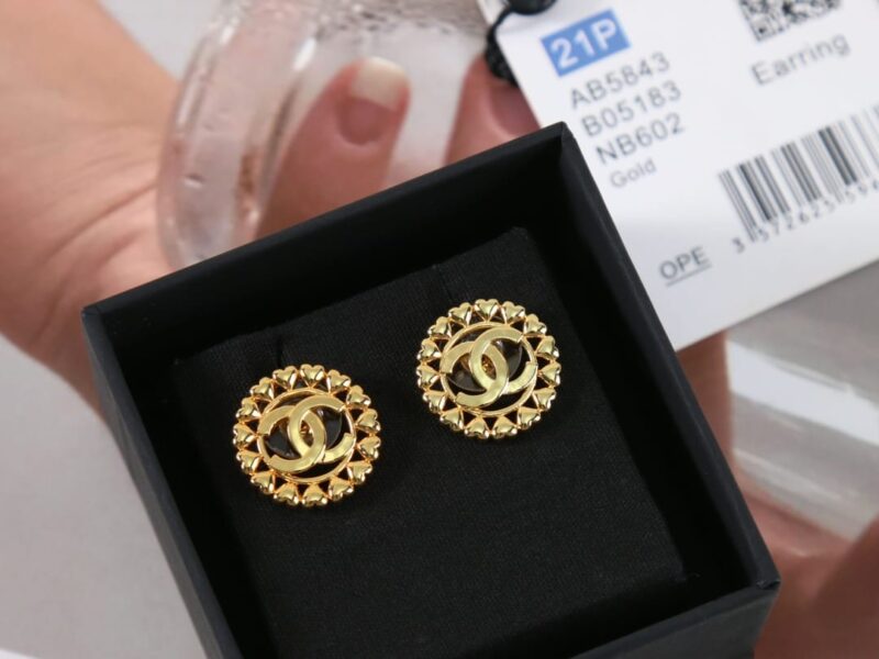☑️CHANEL香奈儿金色双c圆形耳钉耳环 - Image 2