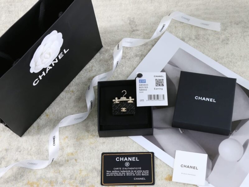 ☑️CHANEL香奈儿双c衣架包包胸针 - Image 3
